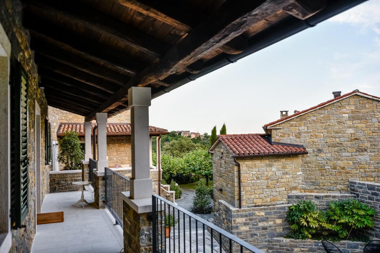 L'Abbraccio Della Quercia Apartment Momjan Exterior photo