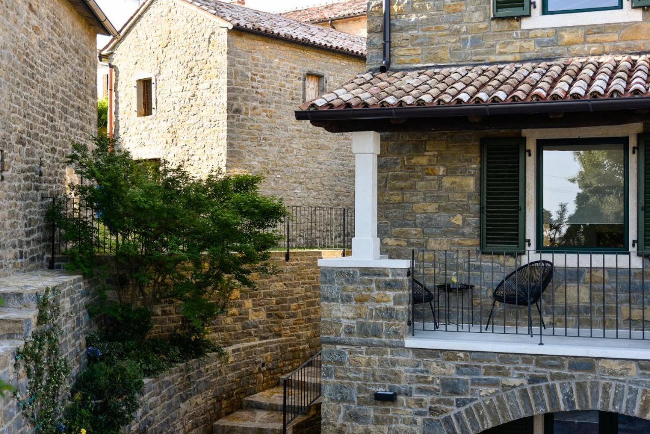 L'Abbraccio Della Quercia Apartment Momjan Exterior photo